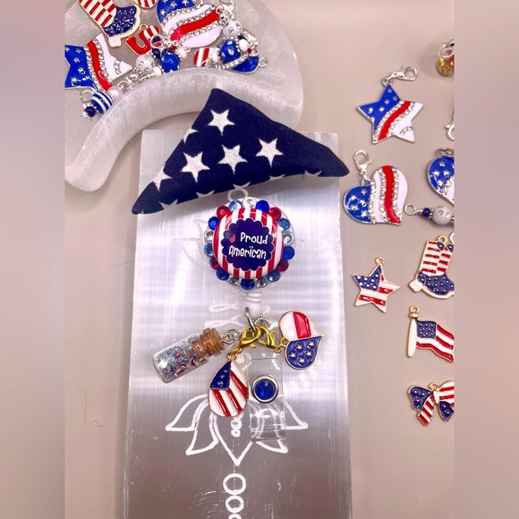 Retractable ID Name Badge Holder reel White w
Alligator Swivel Clip 4th of July - Picture 2 of 9